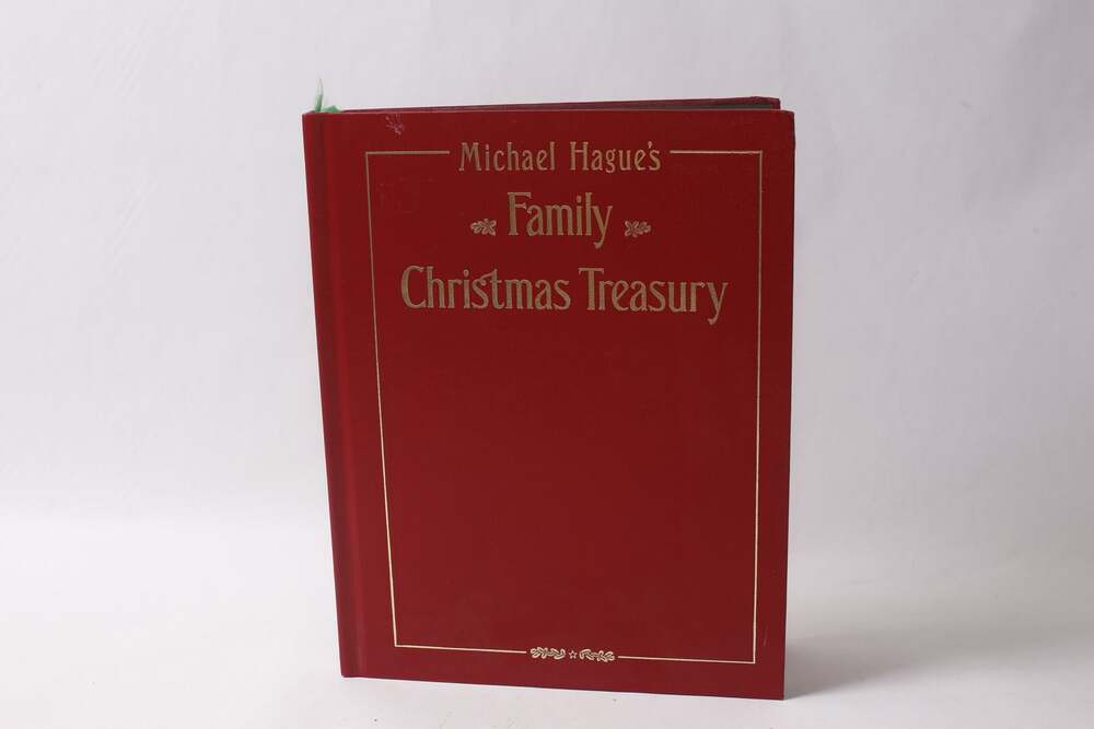 Michael Hague's Family Christmas Treasury Hardcover (1995) Picture Book, Vintage